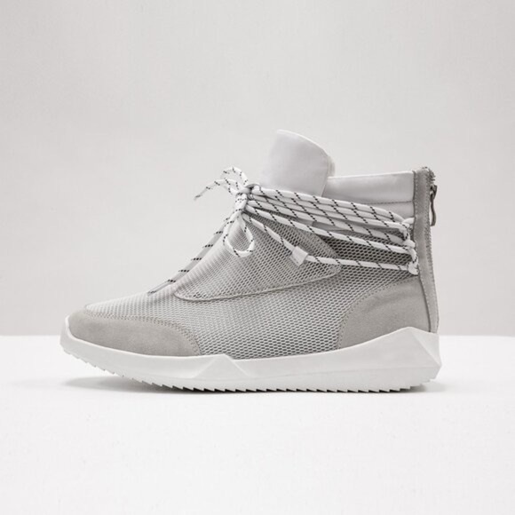 GODI Stylish Gray Athletic Shoes